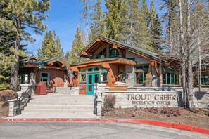 Exterior - Pebble Place at Tahoe Donner by Tahoe Getaways - Pet Friendly, Single Level w HOA (Truckee)