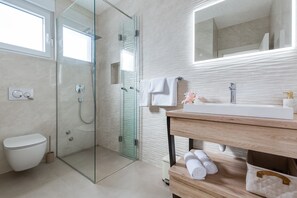 Douche, serviettes fournies