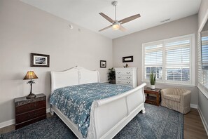 2 makuuhuonetta, silitysrauta/-lauta, Wi-Fi, vuodevaatteet