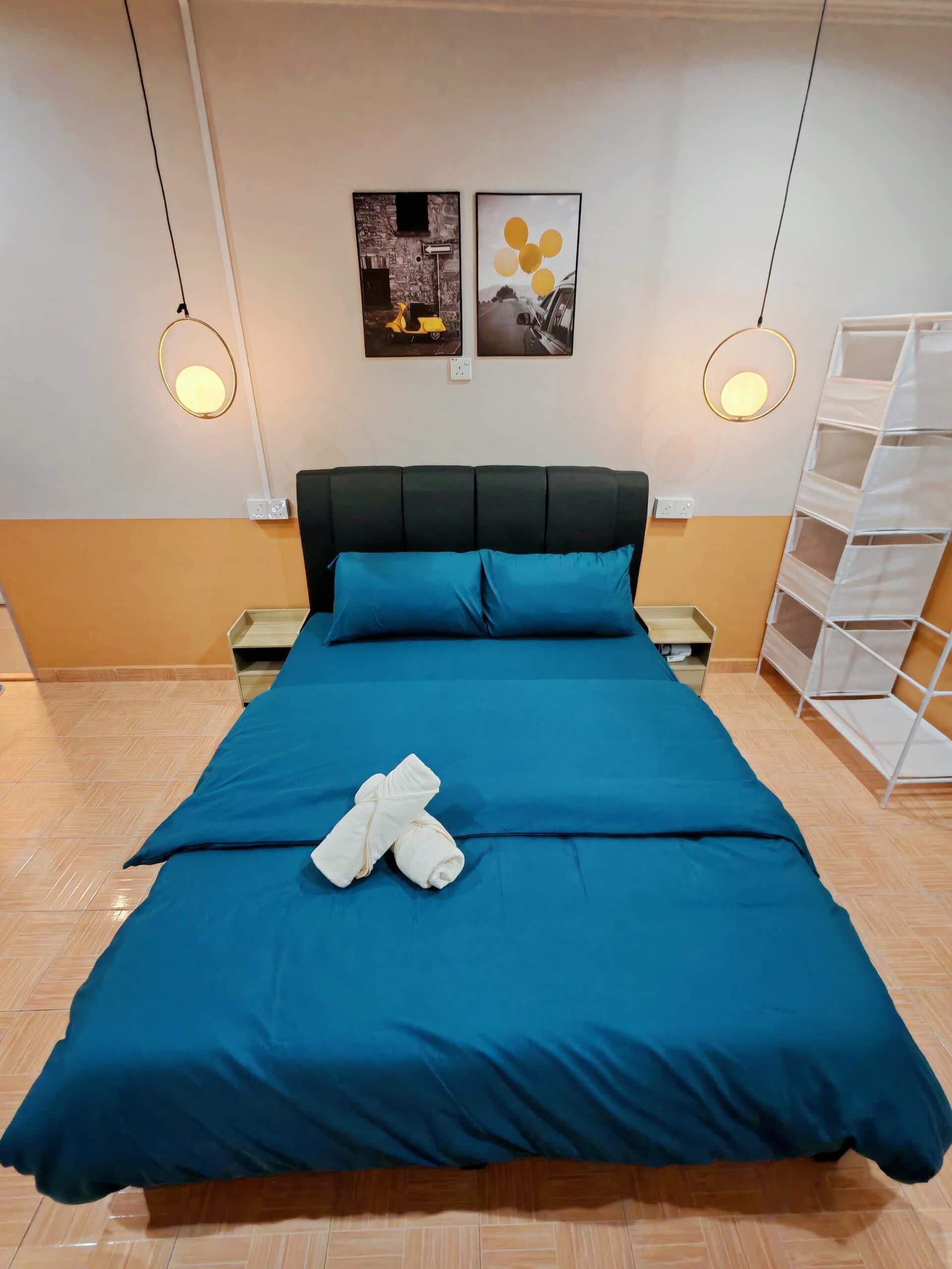 5 bedrooms, soundproofing, iron/ironing board, bed sheets