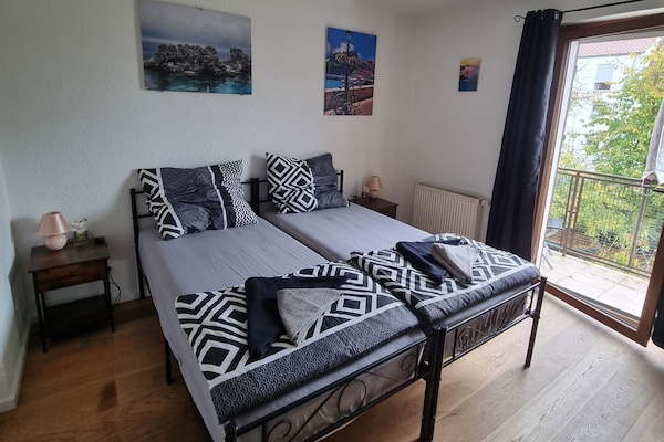 Classic Room, 2 Twin Beds, Garden View | Desk, free WiFi