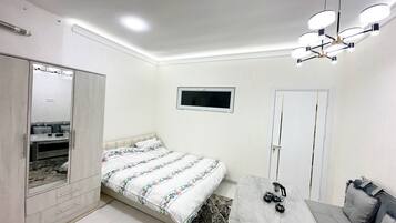 3 slaapkamers, een strijkplank/strijkijzer, wifi, beddengoed