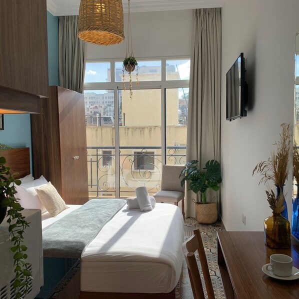 MMS 401 | Premium bedding, individually decorated, individually furnished - Mar Mikhael Studios (Beirut)