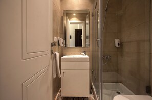 MMS 415 | Bathroom | Shower, hair dryer, towels, soap - Mar Mikhael Studios (Beirut)