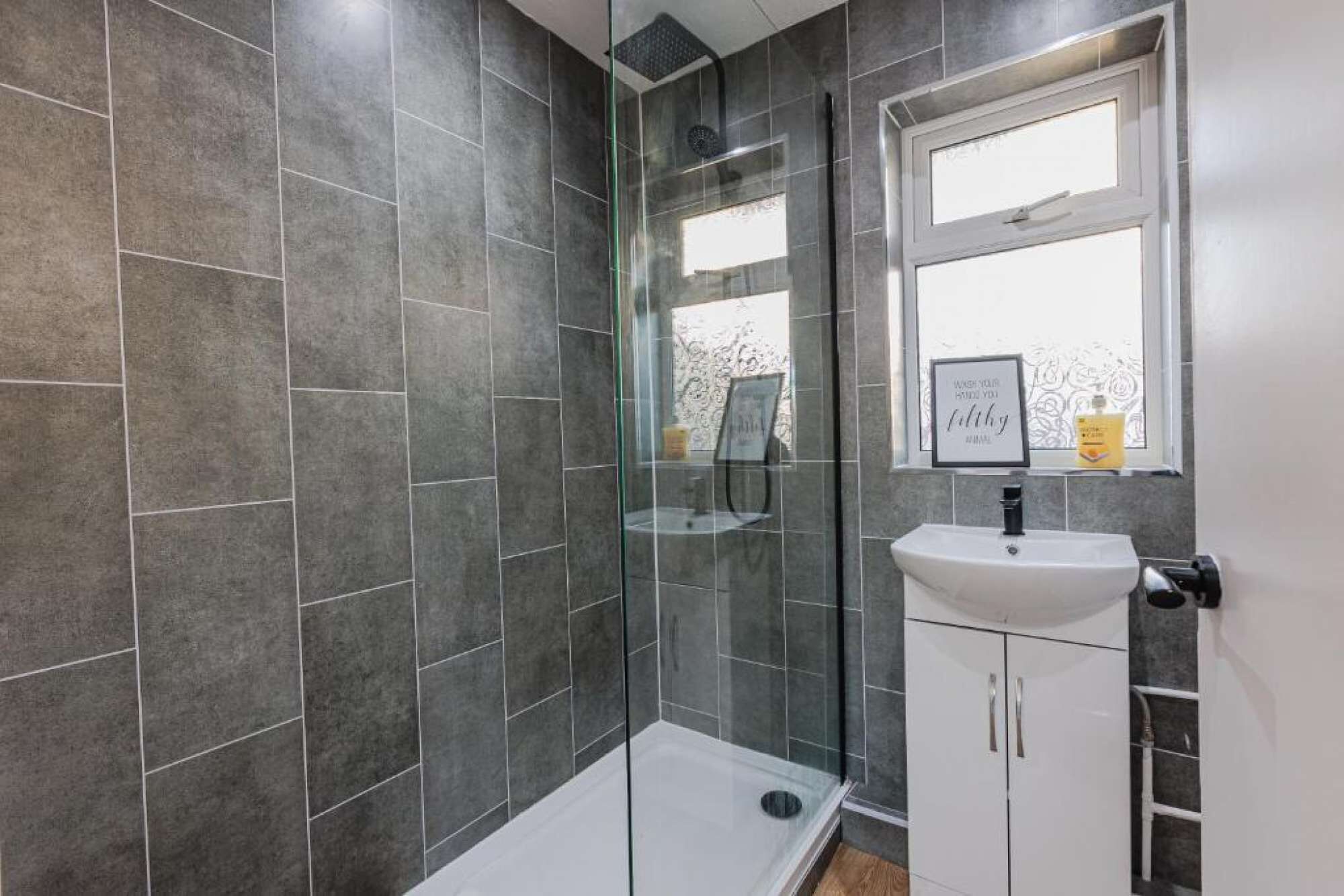 Shower, towels