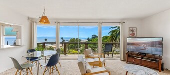 Driftwood Club - Ocean views, BBQ, Pet Friendly