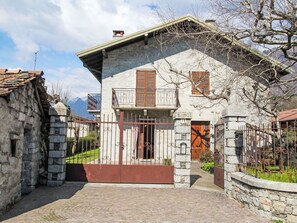 Exterior - Beautiful  villa for 3 people with TV (Mergozzo)