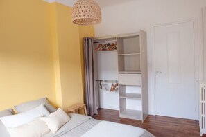 2 bedrooms, iron/ironing board, travel cot, WiFi