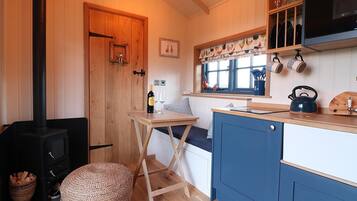 Fridge, microwave, stovetop, electric kettle
