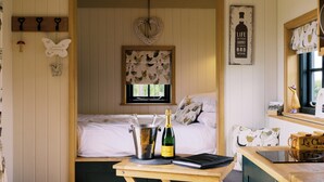 Unclassified image, 3 of 47, button - Shepherd's Hut- Hot Tub- Wellness Spa- Wood Burner (Nottingham)