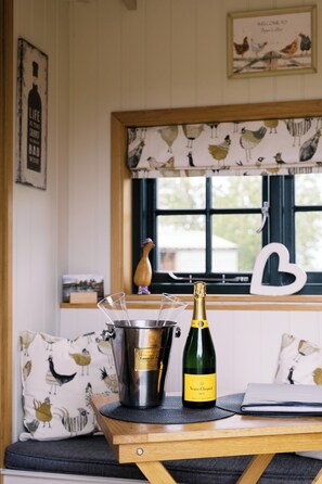 Interior - Lillie's Shepherd's Lodge Retreat & Wellness (Nottingham)