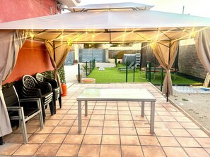 Outdoor dining - El Refugio de Nuria - Private Swimming Pool - Alicante (VC)