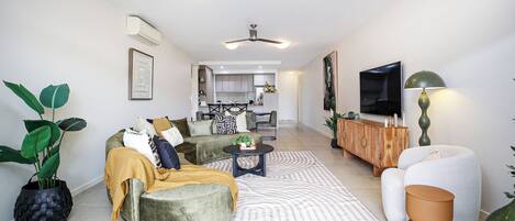 Deluxe Apartment, Balcony, Pool View | Living area