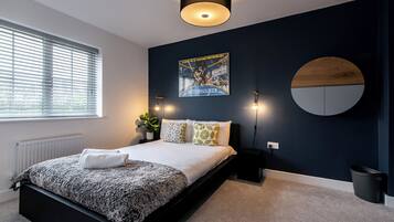 House | 5 bedrooms, iron/ironing board, free WiFi, bed sheets