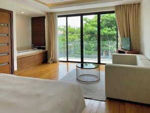 4 bedrooms, in-room safe, iron/ironing board, free WiFi