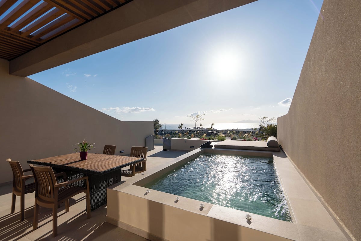 Private pool
