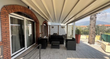 Charming 4-bedroom estate in enchanting Albaré Stazione with AC, WiFi