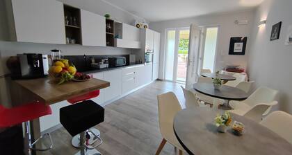 Charming 4-bedroom estate in enchanting Albaré Stazione with AC, WiFi