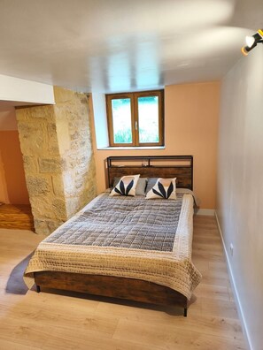 4 bedrooms, iron/ironing board, free WiFi, bed sheets - Demeure La CLORIERA (Sainte-Mondane)