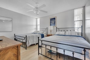 2 chambres, fer et planche à repasser, accès à Internet