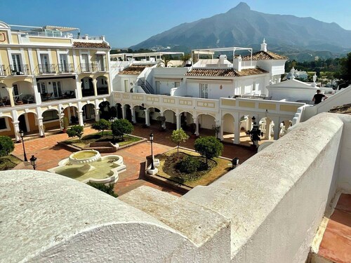 Marbella - House - Sleeps 4 - Pool - Parking