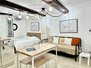 1 多间卧室、熨斗/熨衣板、免费 WiFi、床单