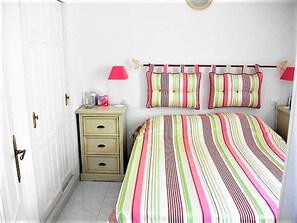 2 bedrooms - Apartment with garage, stunning views - 6 guests (Roses)