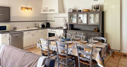 Cozy Cottage with Garden and Parking Near Blois