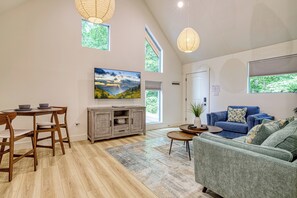 Smart TV - Twin Peaks, Unit 1, Hot Tub,$560 FREE Tickets each paid day (Sevierville)