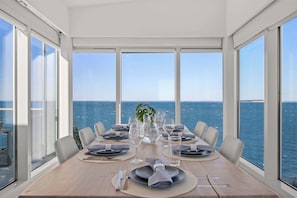 Dining - Waterfront, Hot Tub, Sauna, Private Beach! (Wellfleet)