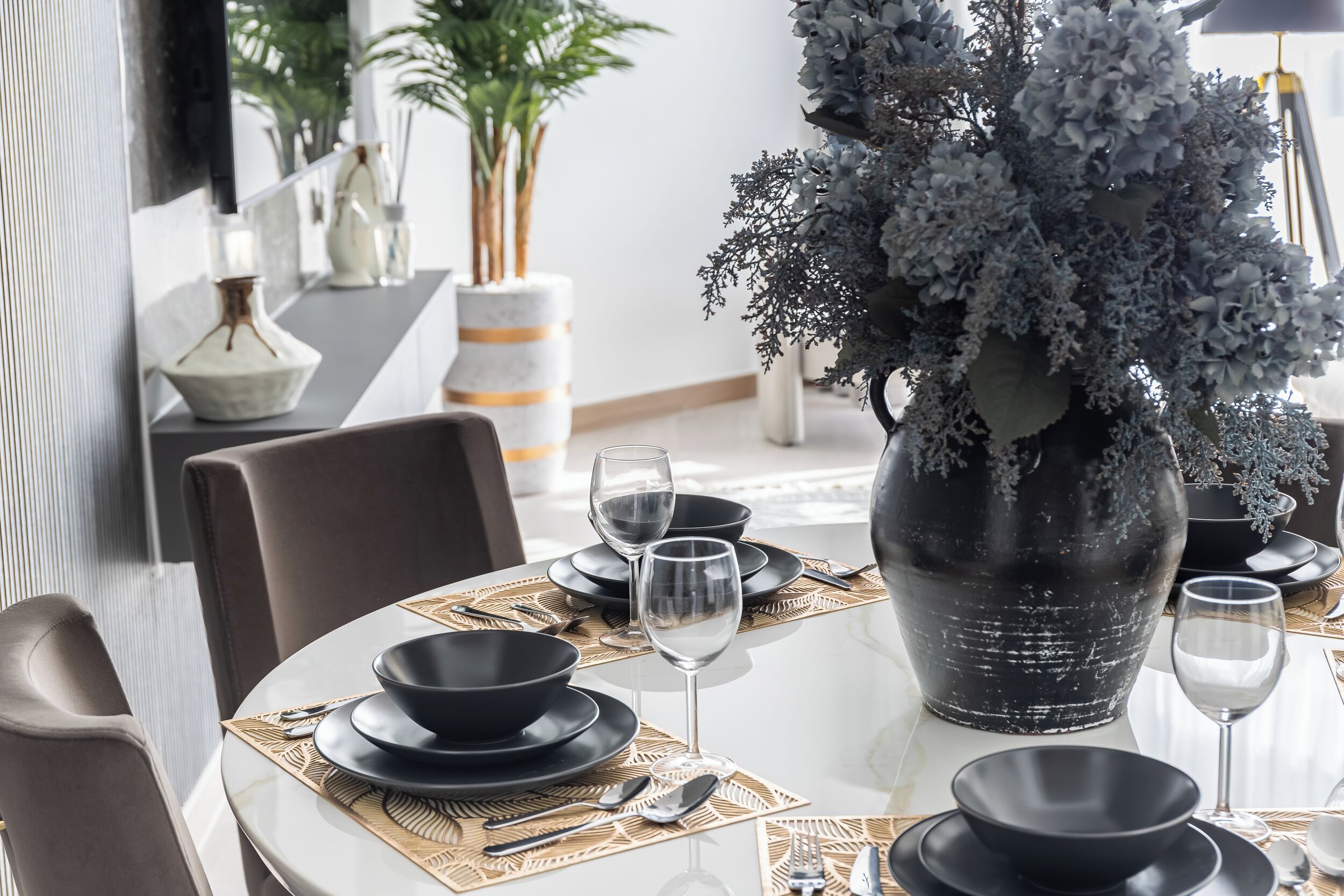 Luxury-Apartment, 2 Schlafzimmer, eingeschränkter Meerblick | Essbereich im Zimmer