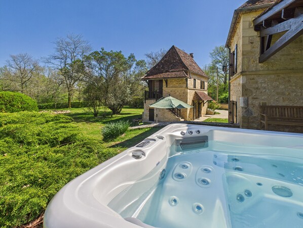 Bain à remous extérieur