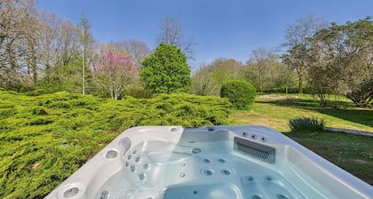 Lovely house with jacuzzi for 8 people