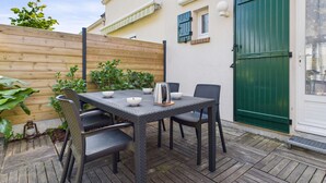Outdoor dining - House for 4 with garden, 500m from the beach (Piriac-sur-Mer)
