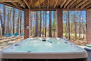 Tina de hidromasaje al aire libre