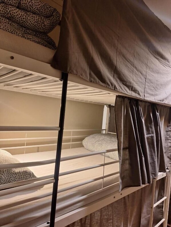 1 bedroom, soundproofing, iron/ironing board, free WiFi