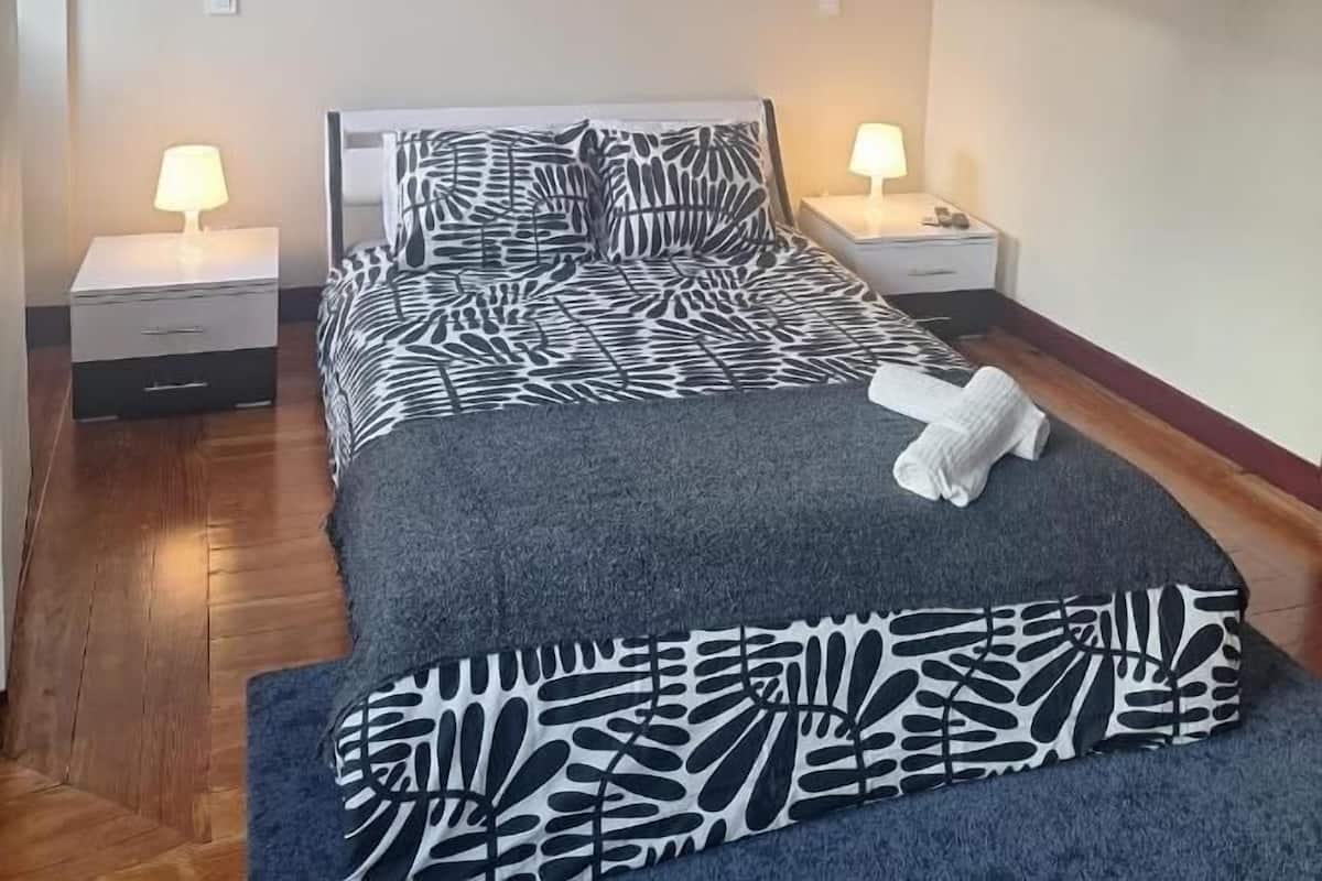 Deluxe Suite, City View | 1 bedroom, soundproofing, iron/ironing board, free WiFi