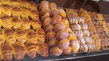 Daily buffet breakfast for a fee