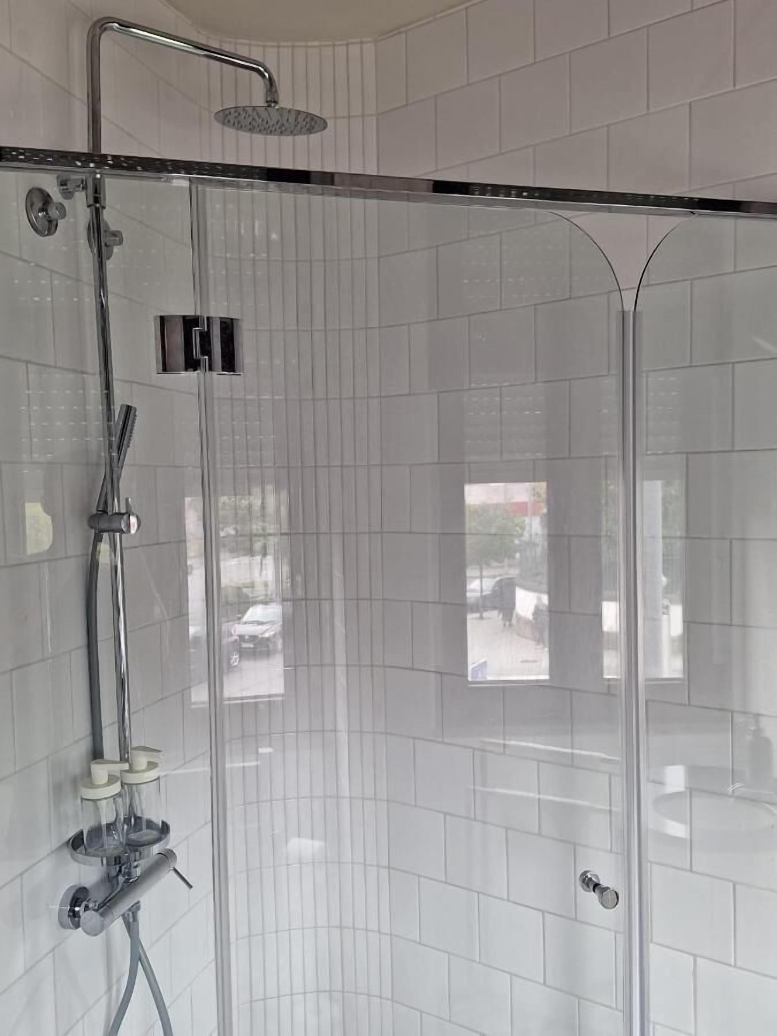 Deluxe Suite, City View | Soundproofing, iron/ironing board, free WiFi, bed sheets