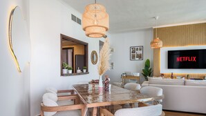 Living room - Torch 77 by Saffron House (Dubai)