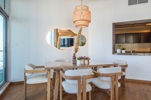 Dining room - Torch 77 by Saffron House (Dubai)