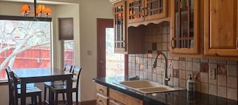 Comfortable and spacious 3 bedroom home near Durango ideal for families & groups