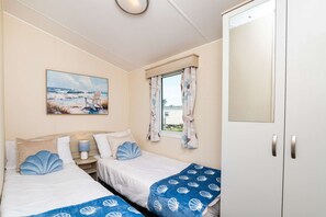 3 bedrooms, desk, iron/ironing board, WiFi