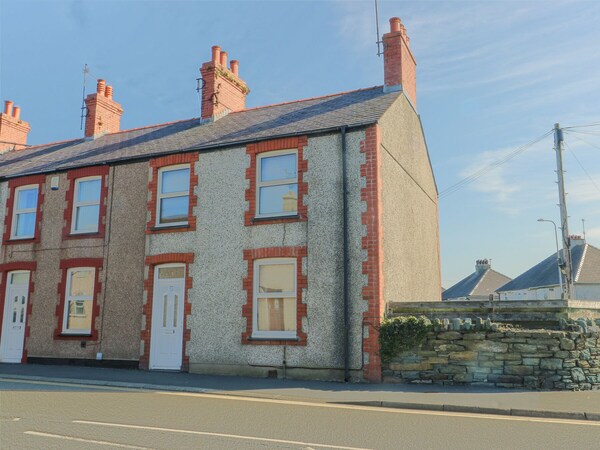 63 Kingsland Road - Holyhead