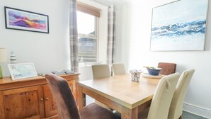 Dining - 63 Kingsland Road (Holyhead)