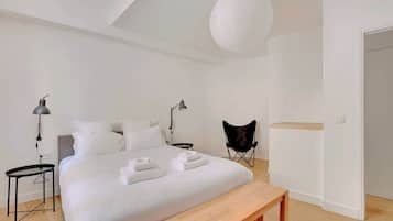 2 habitaciones, tabla de planchar con plancha, cuna de viaje y wifi