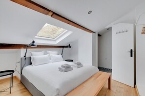 2 makuuhuonetta, silitysrauta/-lauta, vauvan matkasänky, Wi-Fi