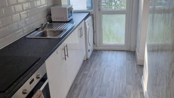 House | Private kitchen | Fridge, microwave, oven, stovetop