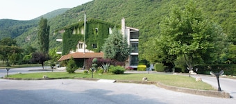 Agriani Hotel