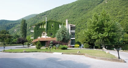 Agriani Hotel